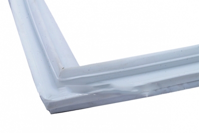 Уплотнительная резина для двери холодильника Indesit (на холод. камеру) 1009x571mm C00854009